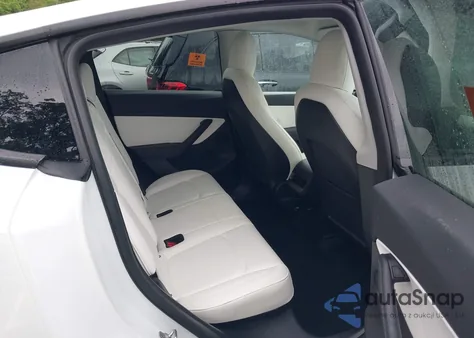 2021 Tesla Model Y Long Range Dual Motor All-Wheel Drive z USA, uszkodzony, nr VIN 5YJYGDEE7MF304864
